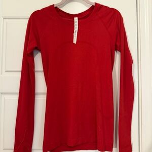 Lululemon long sleeve swiftly tech